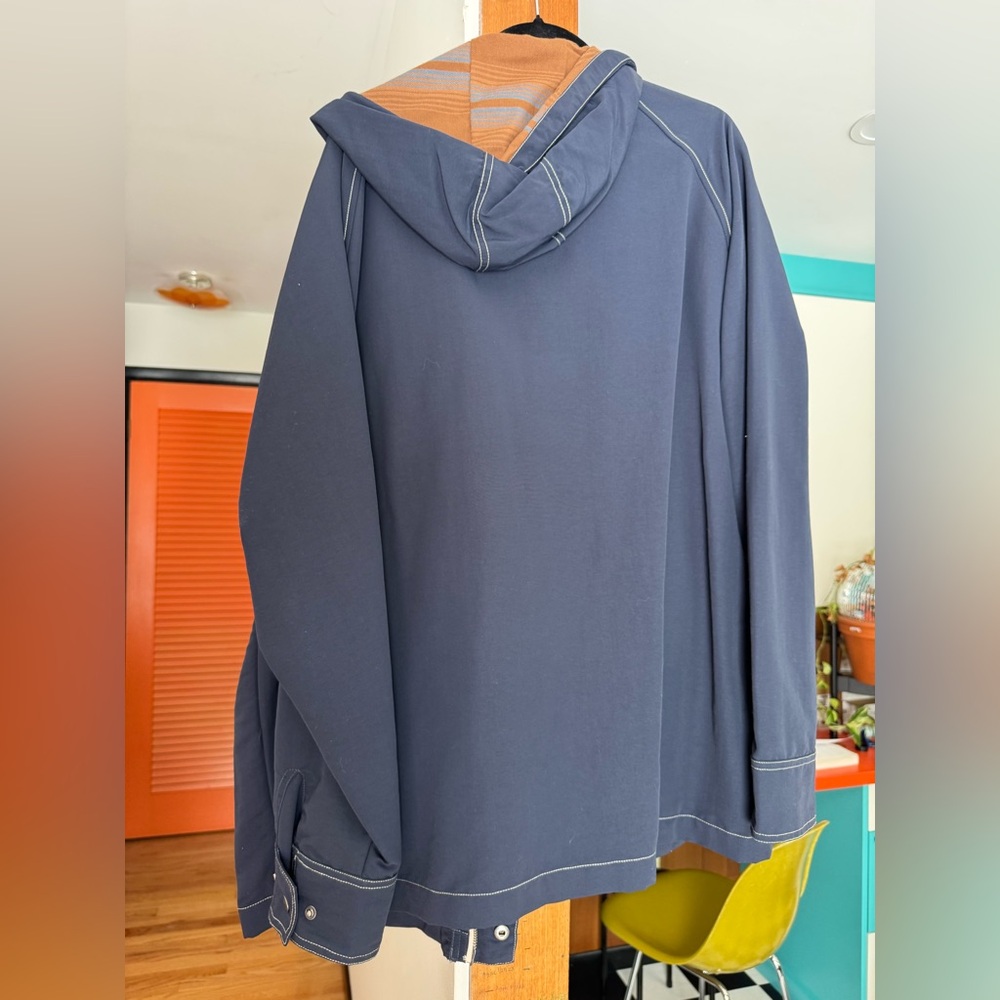 Toad&Co Navy Raincoat with Tan Lining - Picture 4 of 5